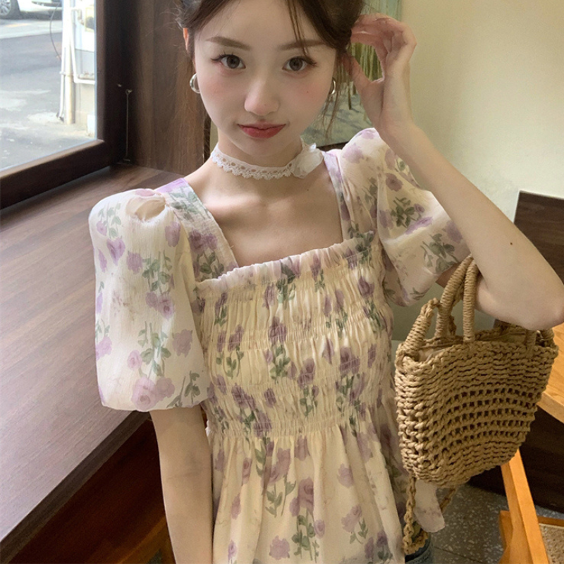 花柄パフスリーブトップス