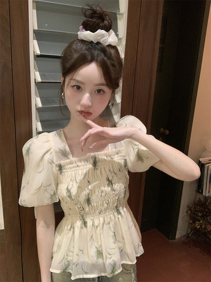 花柄パフスリーブトップス