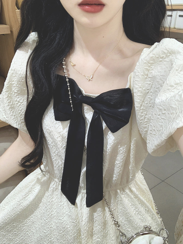 フロントリボンホワイトワンピース